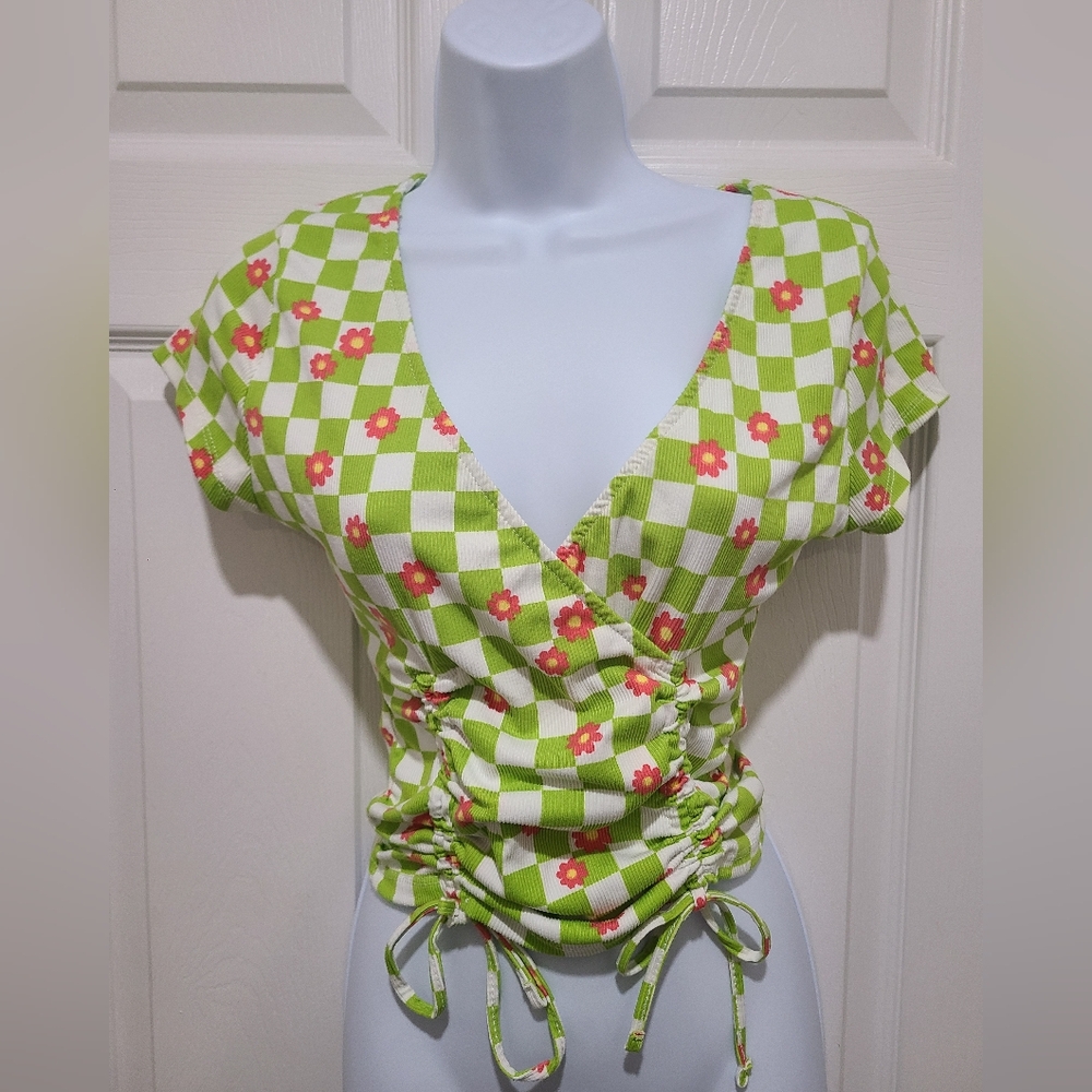 Rue 21 Crossed V Neck Short Sleeve Stretchy Cropped Ruched Tied Shirt